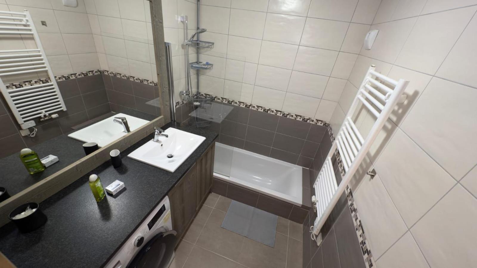 Le Criou - 3 Bedroom Apartment 5 Minutes Walk To The Village Centre Самоен Экстерьер фото