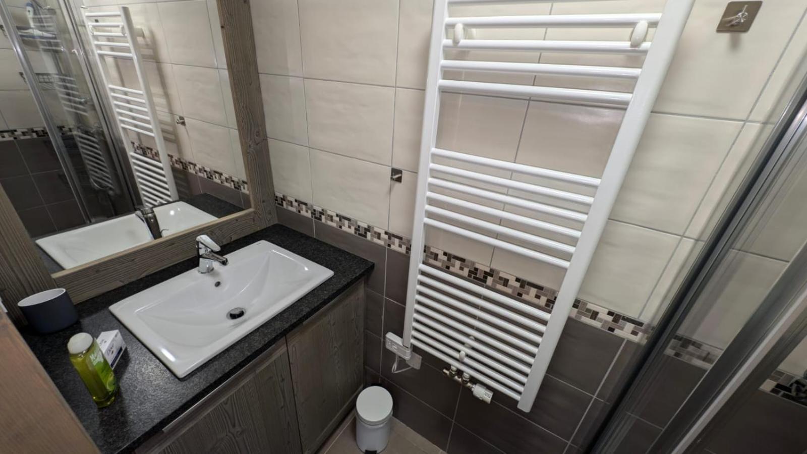 Le Criou - 3 Bedroom Apartment 5 Minutes Walk To The Village Centre Самоен Экстерьер фото